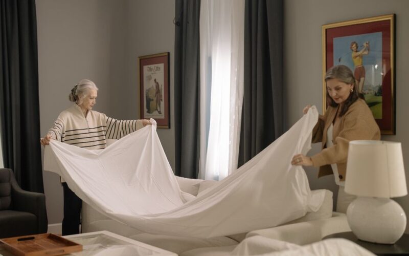 How to Fold a Fitted Sheet That Actually Works