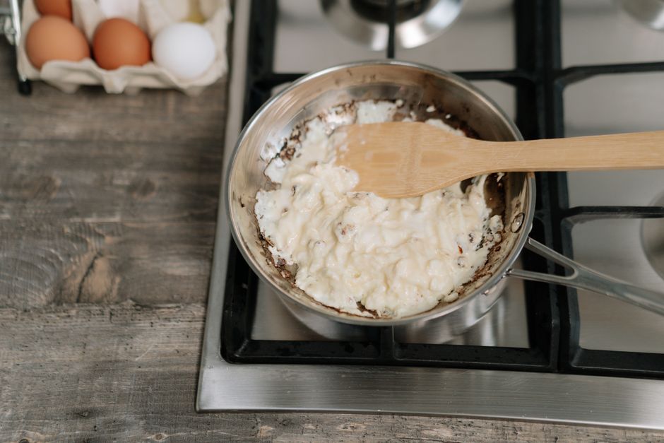 How to Make Fluffy Scrambled Eggs in Five Minutes