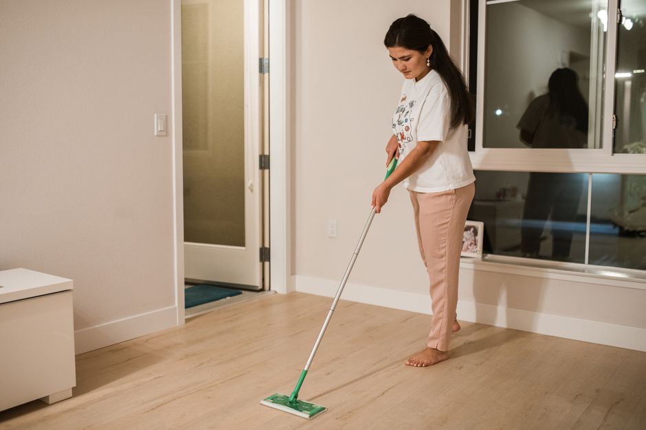 How to Mop Hardwood Floors Without Leaving Residue