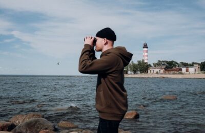 How to Start Birdwatching with Basic Binoculars