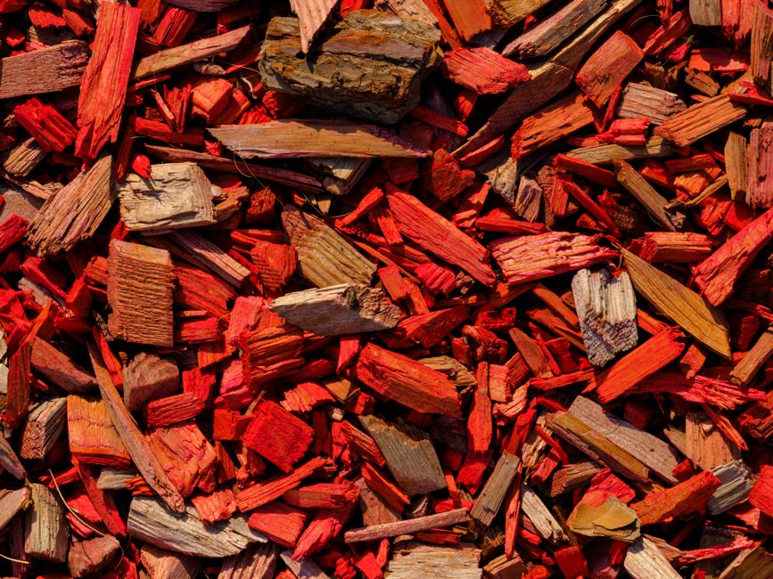 How to mulch correctly and fix volcanoes