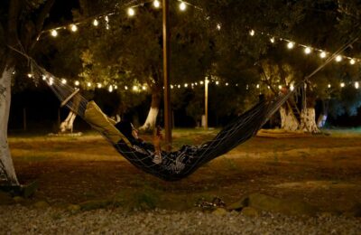 12 String Light Layouts for Backyards