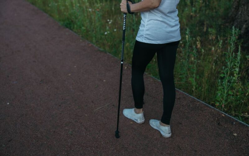 Trekking Poles for Bad Knees: Sizing and Use
