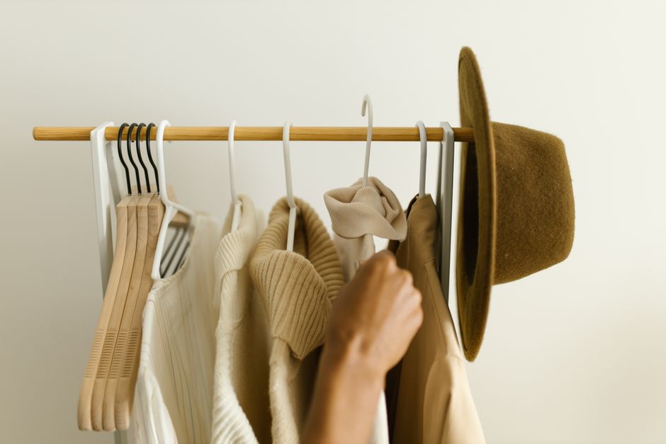 Wardrobe Purging: One-in-One-Out vs the Capsule Method